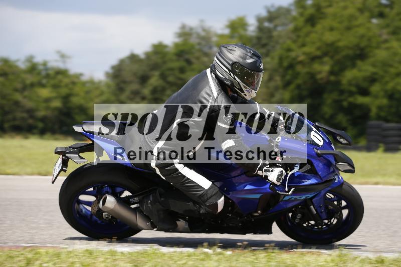 /Archiv-2024/29 12.06.2024 MOTO.CH Track Day ADR/Gruppe blau/01